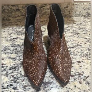 Kaanas Morellino Split Front Booties 6M